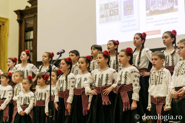 Două volume, semnate de părintele Nicolae Dura, au fost prezentate la Iași