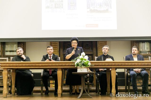 Două volume, semnate de părintele Nicolae Dura, au fost prezentate la Iași