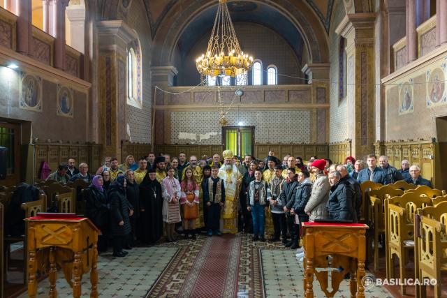 Slujbă arhierească și o conferință a părintelui Constantin Necula în Episcopia Daciei Felix