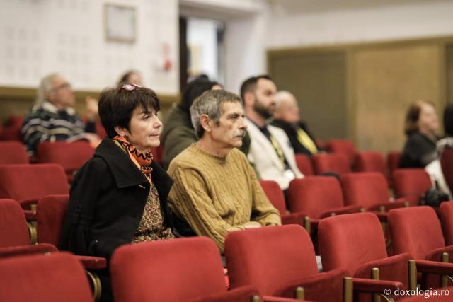 Proiecția filmului O Cruce în pustie. Sfânta Cuvioasă Parascheva, în prezența regizorului Hadži-Aleksandar Đurović