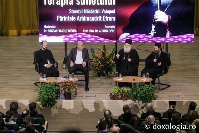 Părintele Efrem Vatopedinul a vorbit despre suflet și terapie la Iași, în cadrul Festivalului „Quo Vadis”