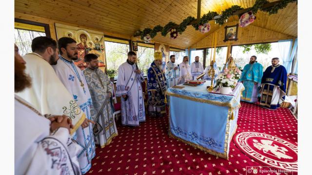 PS Ignatie a slujit, cu prilejul hramului, la Mănăstirea Vovidenia din Huși