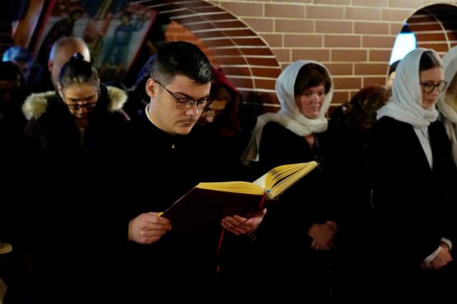 Slujbă arhierească la Paraclisul Spitalului „Parhon”: părintele Daniel Duca, numit paroh pentru o nouă comunitate din cartierul Copou