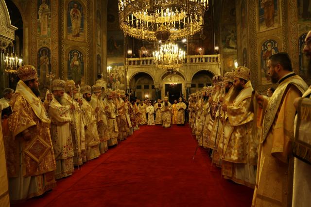 Zeci de ierarhi prezenți la liturghia aniversară a Catedralei din Sofia