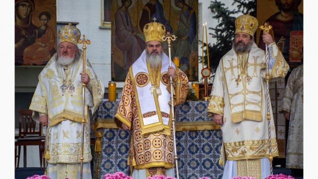 PS Ignatie, Episcopul Hușilor, PS Varlaam Ploieșteanul, Episcop-vicar Patriarhal și PS Nichifor Botoșăneanul, Episcop-vicar al Arhiepiscopiei Iașilor