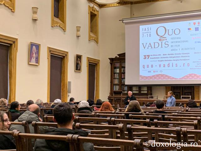 Proiecția filmului artistic Undeva în Est (România), în prezența regizorului Nicolae Mărgineanu, Sala Iustin Moisescu