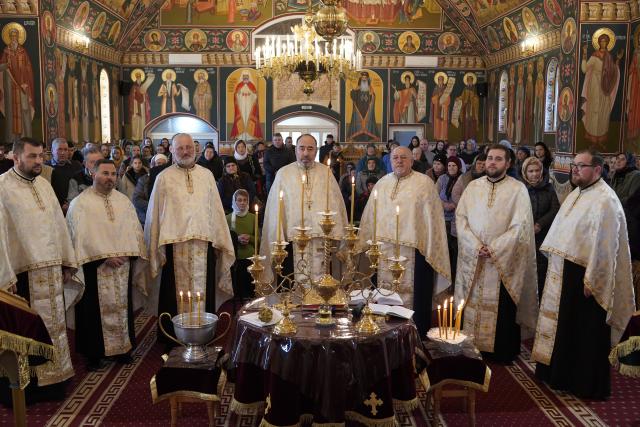 Cerc pastoral-misionar și concert de colinde în Parohia „Nașterea Maicii Domnului” Concești