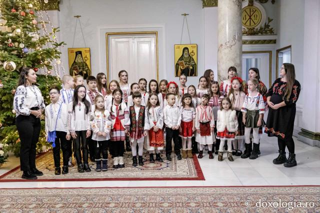 (Foto) Școala de muzică Soprano Music Academy – Colindători la Reședința Mitropolitană 2024