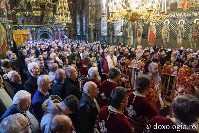 Mănăstirea Popăuți din Botoșani și-a sărbătorit ocrotitorul, pe Sfântul Ierarh Nicolae