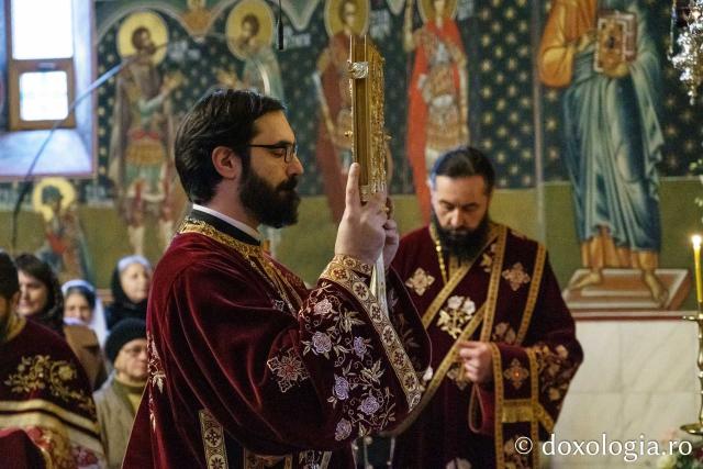 Mănăstirea Popăuți din Botoșani și-a sărbătorit ocrotitorul, pe Sfântul Ierarh Nicolae