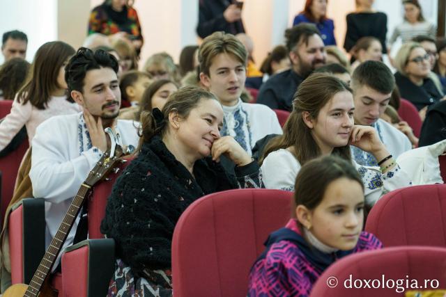 Bucurie și solidaritate la Serbarea de Crăciun organizată de Fundația Antibiotice „Știință și Suflet”
