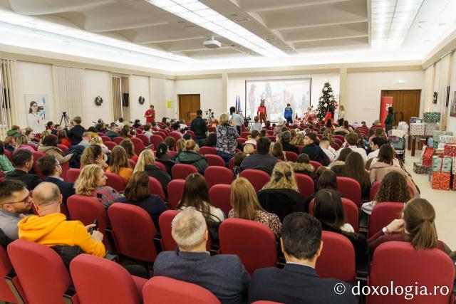 Bucurie și solidaritate la Serbarea de Crăciun organizată de Fundația Antibiotice „Știință și Suflet”