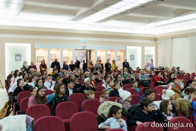 Bucurie și solidaritate la Serbarea de Crăciun organizată de Fundația Antibiotice „Știință și Suflet”