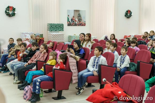 Bucurie și solidaritate la Serbarea de Crăciun organizată de Fundația Antibiotice „Știință și Suflet”