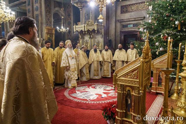 Sărbătoarea Nașterii Domnului a adunat sute de credincioși la Catedrala Mitropolitană din Iași