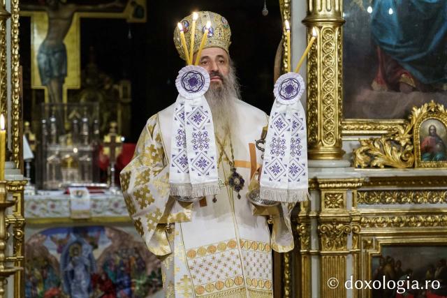 Sărbătoarea Nașterii Domnului a adunat sute de credincioși la Catedrala Mitropolitană din Iași