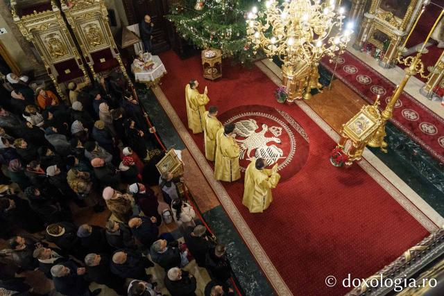 Sărbătoarea Nașterii Domnului a adunat sute de credincioși la Catedrala Mitropolitană din Iași