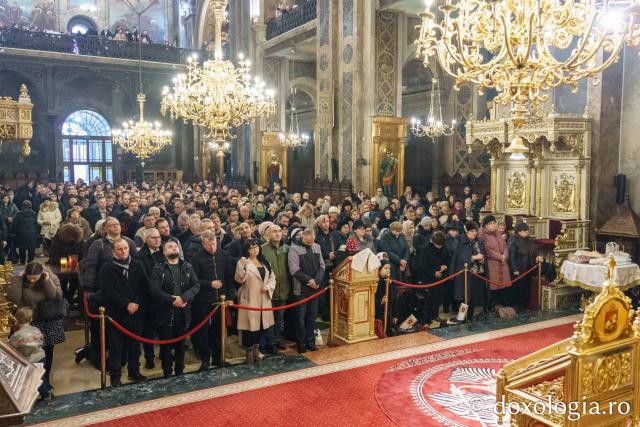 Sărbătoarea Nașterii Domnului a adunat sute de credincioși la Catedrala Mitropolitană din Iași