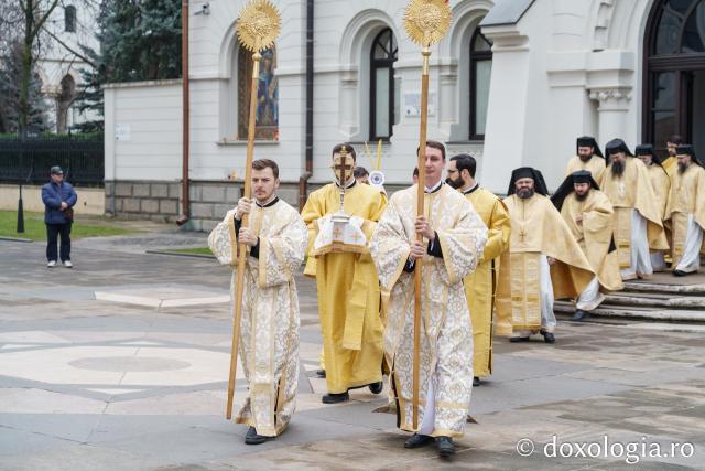 Sărbătoarea Nașterii Domnului a adunat sute de credincioși la Catedrala Mitropolitană din Iași