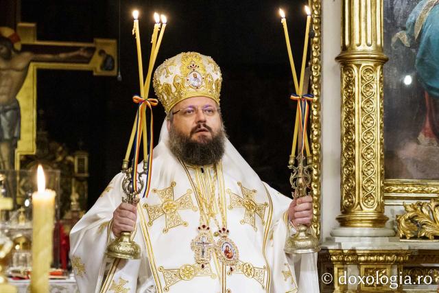 Preasfințitul Părinte Paisie Sinaitul a slujit la Catedrala Mitropolitană din Iași