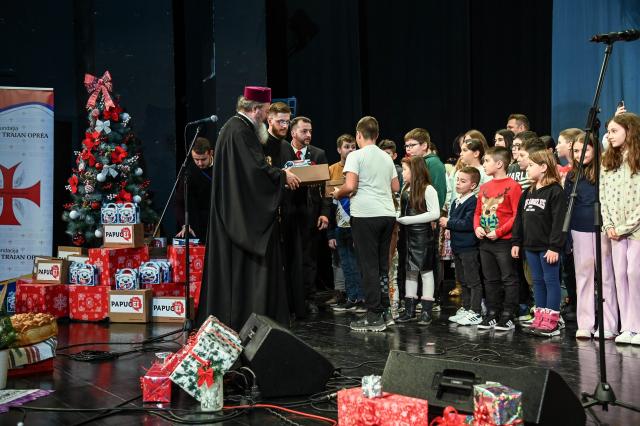 Preasfințitul Ieronim, Episcopul Daciei Felix, la Concertul de colinde