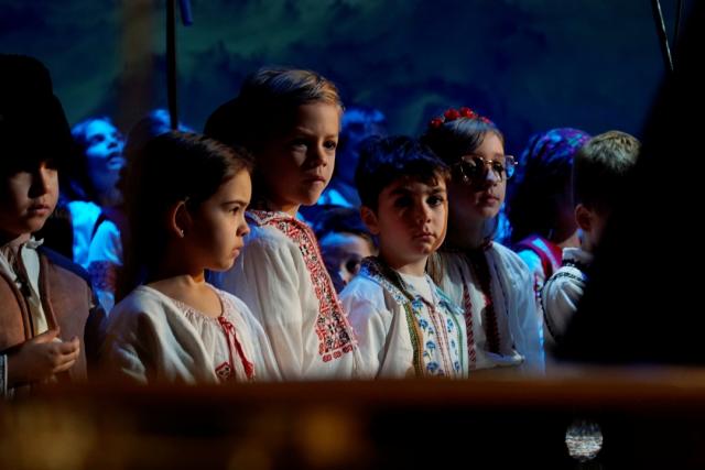 Gala de Crăciun a Liceului „Varlaam Mitropolitul, la Teatrul Național din Iași