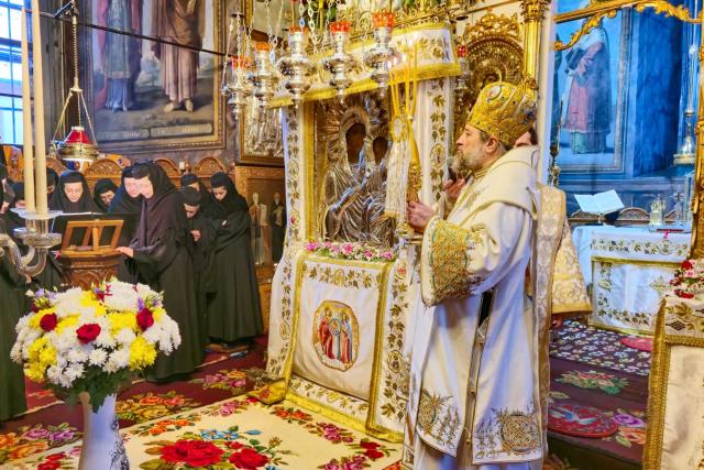 Slujire arhierească la Mănăstirea Agapia cu ocazia Nașterii Domnului