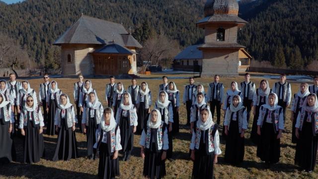 (Video) ⁠Praznic luminos | Colind