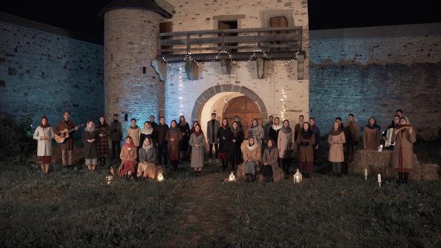 (Video) ⁠Iată, vine pe pământ | Colind