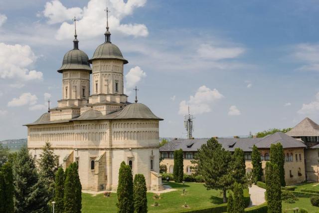 Comunicat demarare proiect: „Conservare și restaurare a picturii murale din Biserica Sf. Apostoli Petru și Pavel a Mănăstirii Cetățuia din Iași, Etapa II”