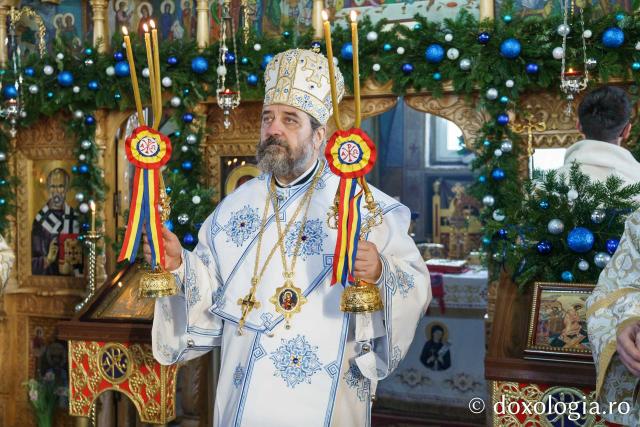 Credincioșii din Parohia Bahluiu, în rugăciune alături de Preasfințitul Nichifor Botoșăneanul