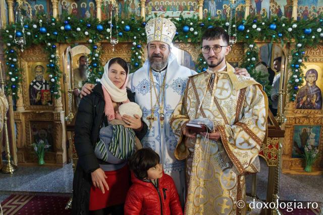 Credincioșii din Parohia Bahluiu, în rugăciune alături de Preasfințitul Nichifor Botoșăneanul