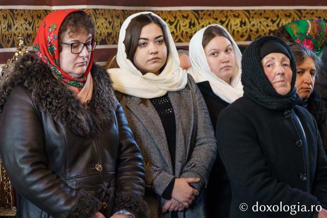 Slujire arhierească la Capela „Sfântul Spiridon” din cadrul Căminului de bătrâni Leorda