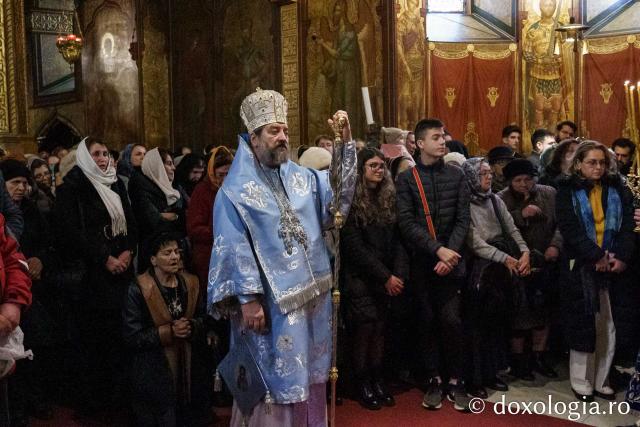 Credincioșii ieșeni s-au rugat împreună cu PS Nichifor Botoșăneanul la hramul Mănăstirii „Sfinții Trei Ierarhi” din Iași