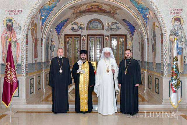 Patriarhul României a întâmpinat moaștele Apostolului Andrei