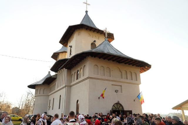 „Când îl cinstim pe Sfântul Ioan Botezătorul, întregim imaginea botezului”