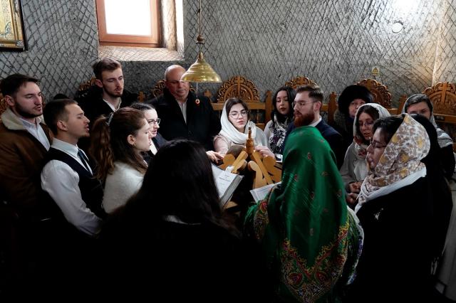 „Când îl cinstim pe Sfântul Ioan Botezătorul, întregim imaginea botezului”