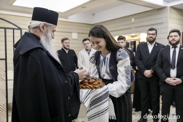 Colegiul Sfântul Nicolae a îmbrăcat veșminte noi pentru oaspeți