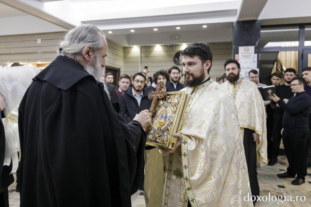 Colegiul Sfântul Nicolae a îmbrăcat veșminte noi pentru oaspeți