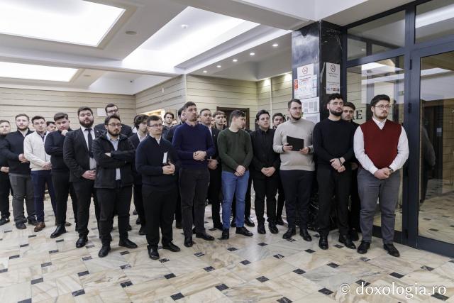 Colegiul Sfântul Nicolae a îmbrăcat veșminte noi pentru oaspeți