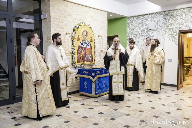 Colegiul Sfântul Nicolae a îmbrăcat veșminte noi pentru oaspeți