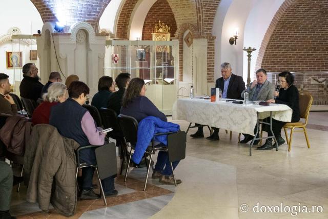 Cartea „Tablouri din istoria culturală a religiozității ruse” a fost lansată la Iași
