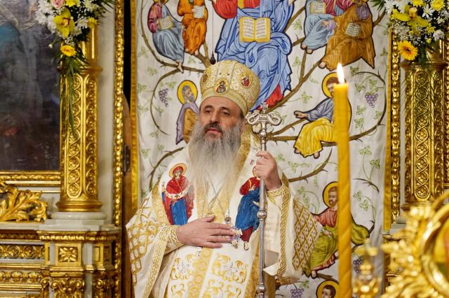 Bucuria tinerilor la hramul Catedralei Mitropolitane: „Să aleg să fiu sincer cu mine, cu alții și cu Dumnezeu”