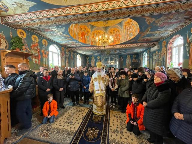 PS Ignatie, Episcopul Hușilor a slujit Sfânta Liturghie la biserica „Nașterea Domnului” Bârlad