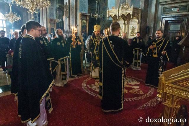PS Nichifor, la Catedrala Mitropolitană din Iași: „În slujirea pe care o avem cu toții, cea luminoasă a Paștilor, nu ne îndreptăm singuri, ci împreună”