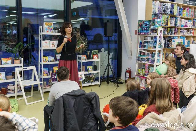 Veronica Iani la lansarea cărții „David și Enya” în Iași