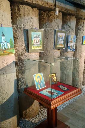 Icoane și biserici prin ochii copiilor – o expoziție de suflet la Muzeul Mitropolitan Iași