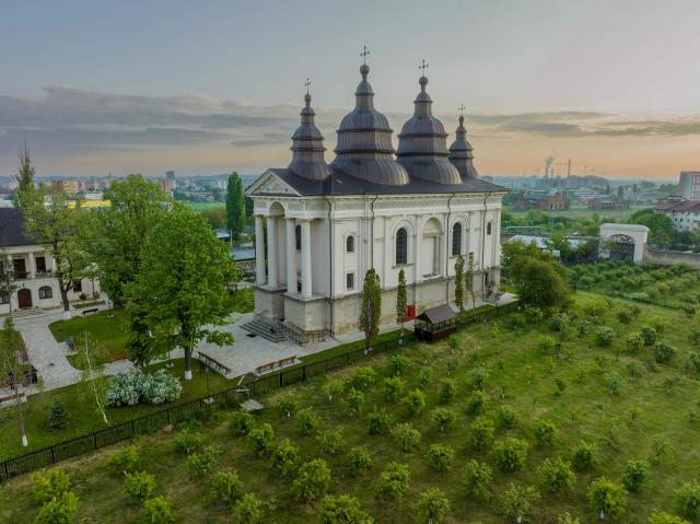 Anunț finalizare proiect: „Proiecte PFU de restaurare componente artistice din Biserica Sfinții Voievozi a Mănăstirii Frumoasa din Iași”