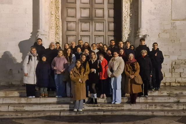 Pelerinaj pe urmele Sfântului Nicolae – modelul tinerilor de azi