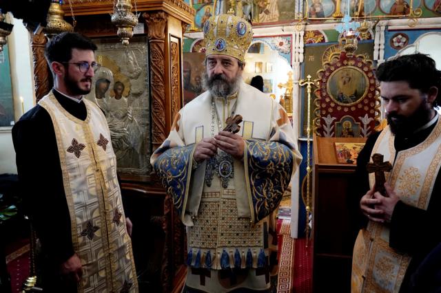 „Să-l căutăm în rugăciune, precum sfinții, neîncetat spunând «Doamne, Iisuse Hristoase, Fiul lui Dumnezeu, miluiește-mă»” le-a transmis PS Nichifor Botoșăneanul credincioșilor din Arămoaia